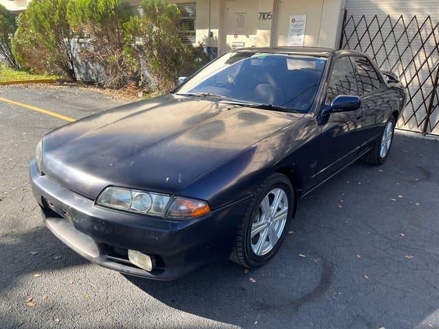 1989 Nissan Skyline JDM car for sale — photo 3 of 17