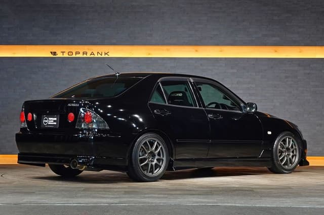 2002 Toyota Altezza JDM car for sale — photo 8 of 25