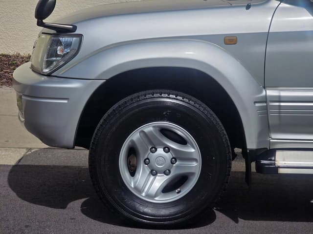2001 Toyota Land Cruiser Prado JDM car for sale — photo 22 of 25