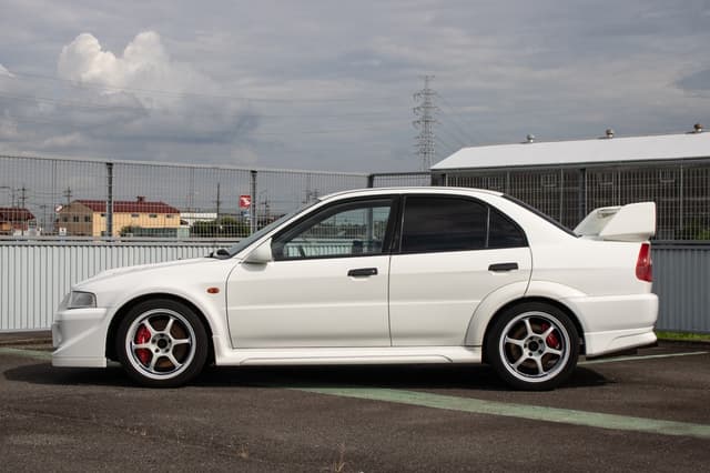 2000 Mitsubishi Lancer Evolution JDM car for sale — photo 3 of 25