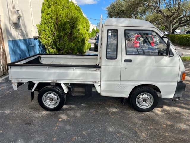 1992 Daihatsu Hijet JDM car for sale — photo 9 of 16