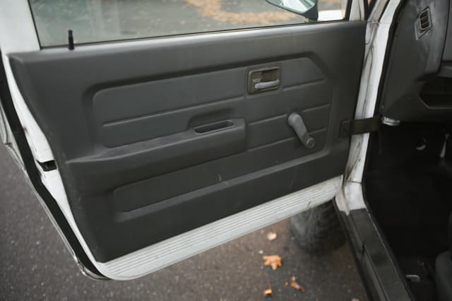1998 Suzuki Jimny JDM car for sale — photo 5 of 25