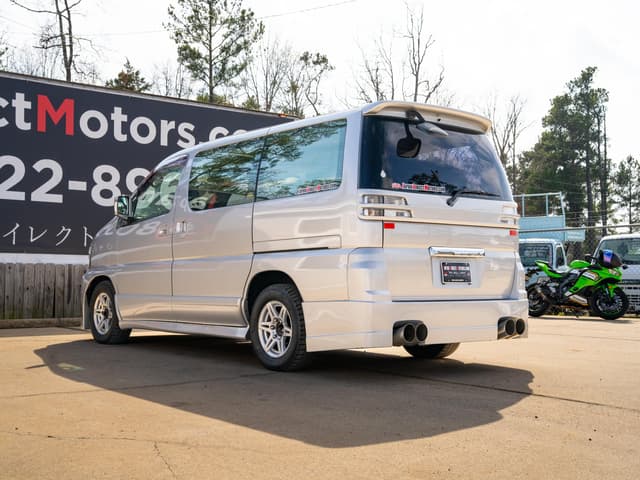 1998 Nissan Elgrand JDM car for sale — photo 9 of 25
