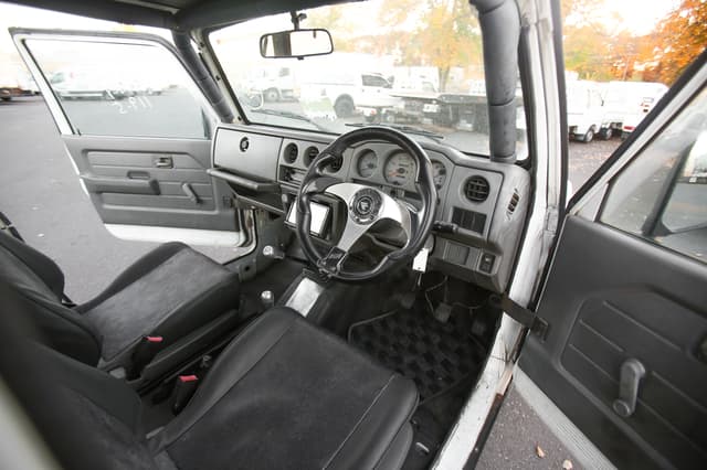 1998 Suzuki Jimny JDM car for sale — photo 9 of 25