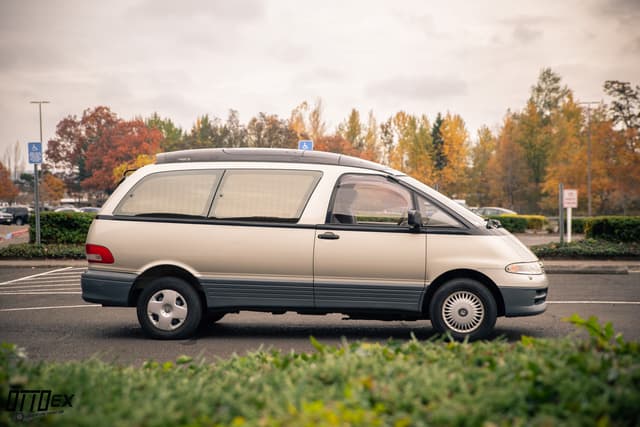 1995 Toyota Estima JDM car for sale — photo 4 of 25