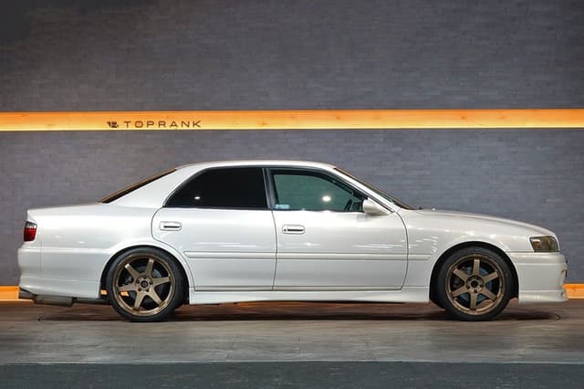 1999 Toyota Chaser JDM car for sale — photo 9 of 25