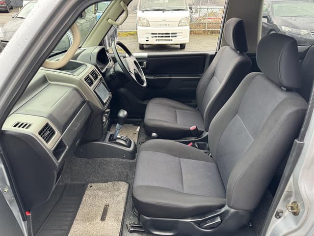2006 Mitsubishi Pajero Mini JDM car for sale — photo 12 of 20