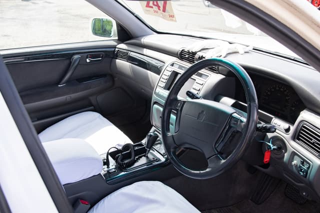 2001 Toyota Crown JDM car for sale — photo 9 of 15