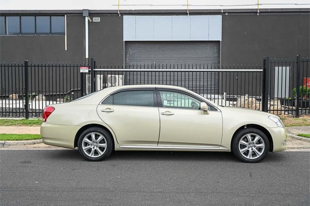 2009 Toyota Crown JDM car for sale — photo 13 of 25