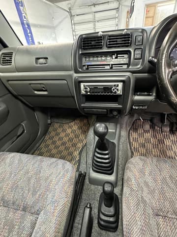 1999 Suzuki Jimny JDM car for sale — photo 10 of 23