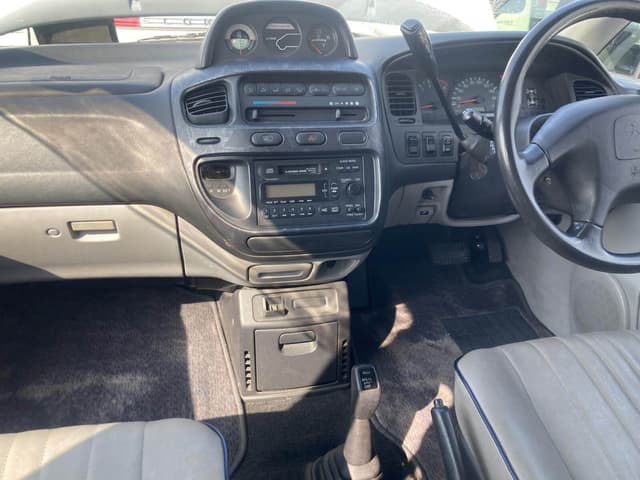 2000 Mitsubishi Delica JDM car for sale — photo 5 of 11