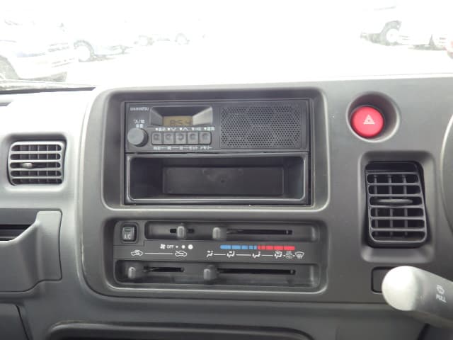 2006 Daihatsu Hijet JDM car for sale — photo 14 of 25