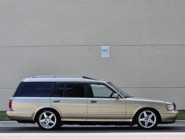 1994 Toyota Crown JDM car for sale — photo 10 of 25