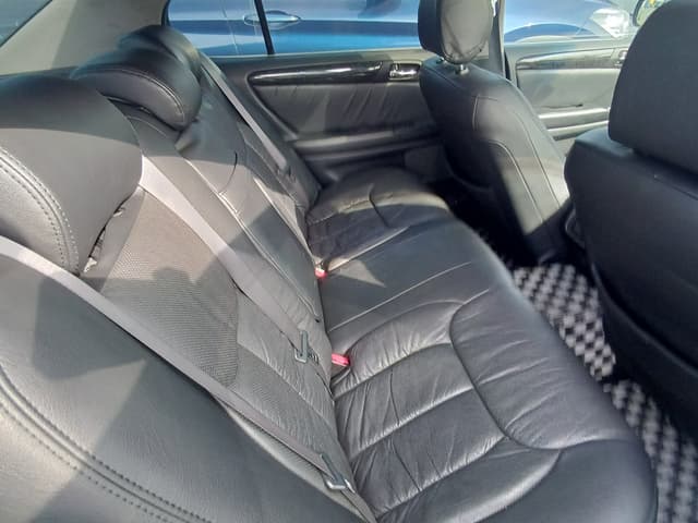 2001 Toyota Aristo JDM car for sale — photo 9 of 11