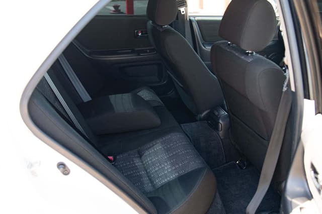 2001 Toyota Altezza JDM car for sale — photo 12 of 16