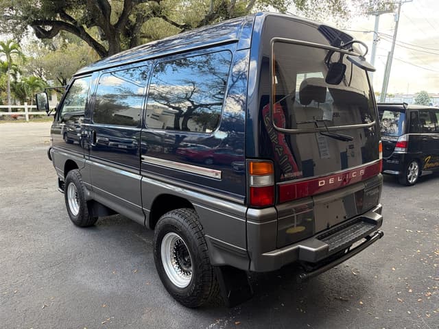 1996 Mitsubishi Delica JDM car for sale — photo 5 of 24