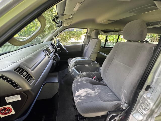 2007 Toyota HiAce JDM car for sale — photo 21 of 25