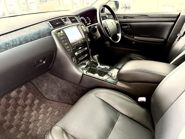 2007 Toyota Crown JDM car for sale — photo 5 of 5