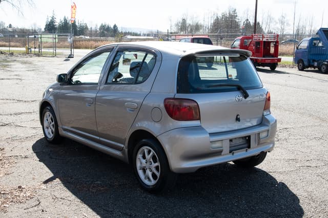 2001 Toyota Vitz JDM car for sale — photo 3 of 15