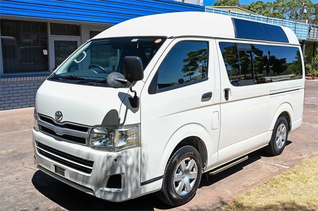 2011 Toyota HiAce JDM car for sale — photo 13 of 22
