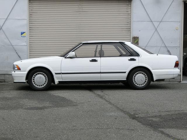 1988 Nissan Gloria JDM car for sale — photo 6 of 25