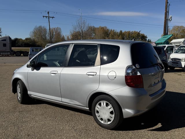 2005 Honda Fit JDM car for sale — photo 4 of 11