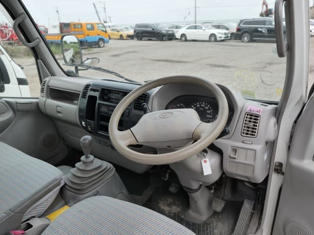 2001 Toyota Dyna JDM car for sale — photo 22 of 25