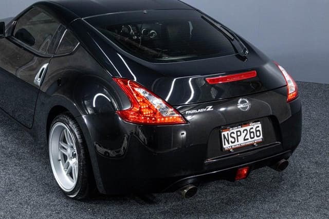2009 Nissan Fairlady Z JDM car for sale — photo 5 of 18