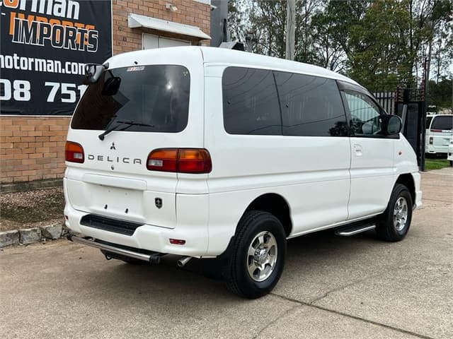 2004 Mitsubishi Delica JDM car for sale — photo 6 of 16