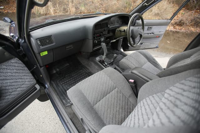 1995 Toyota Hilux JDM car for sale — photo 9 of 25