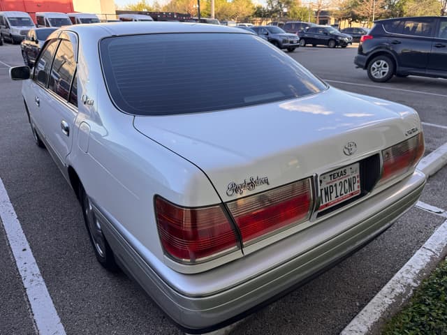 1999 Toyota Crown JDM car for sale — photo 4 of 7