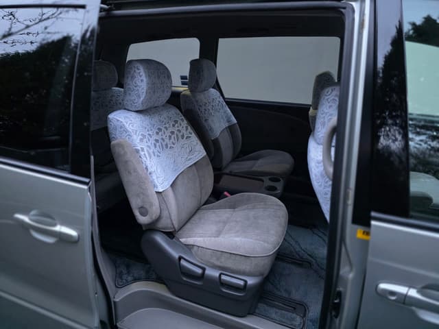 2000 Toyota Estima JDM car for sale — photo 12 of 17