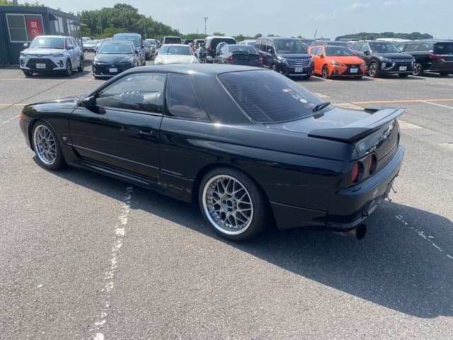 1993 Nissan Skyline JDM car for sale — photo 4 of 10