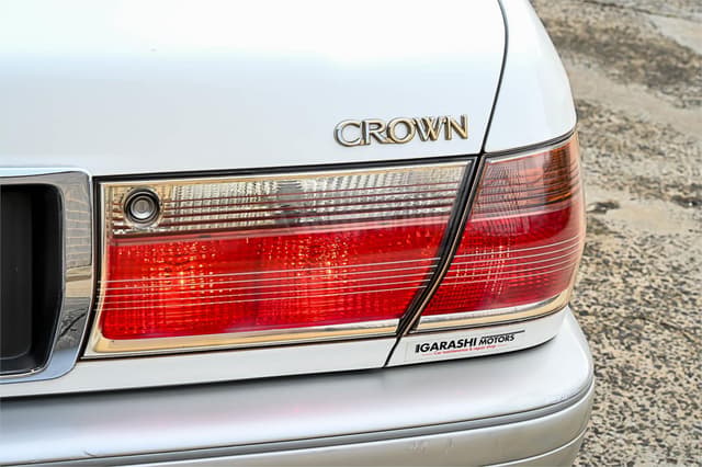 1999 Toyota Crown JDM car for sale — photo 12 of 22