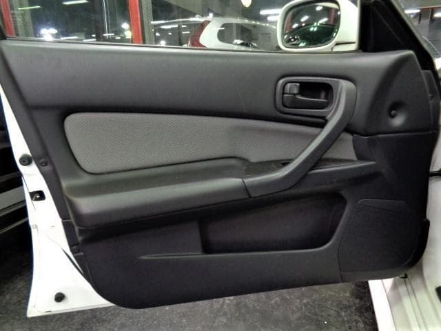 1998 Nissan Skyline JDM car for sale — photo 13 of 17