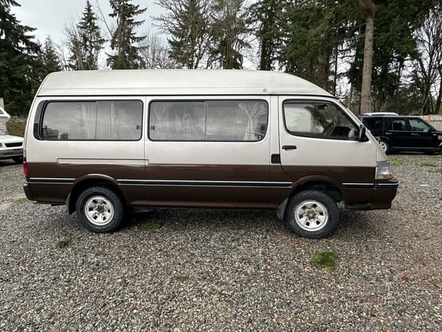 1996 Toyota HiAce JDM car for sale — photo 4 of 10