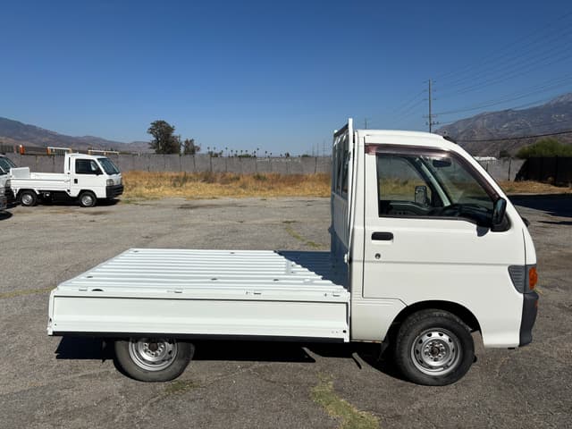 1998 Daihatsu Hijet JDM car for sale — photo 10 of 25