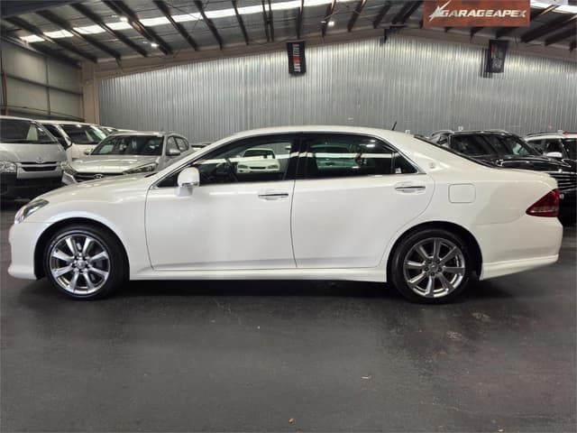 2009 Toyota Crown JDM car for sale — photo 8 of 20