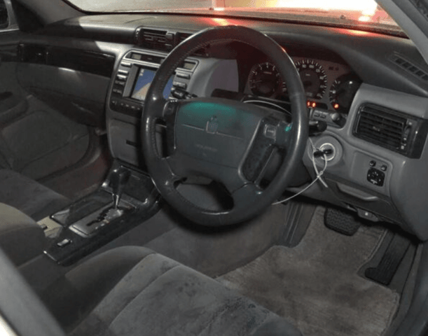 2000 Toyota Crown JDM car for sale — photo 5 of 8