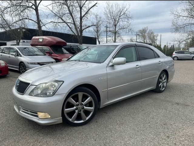 2005 Toyota Crown JDM car for sale — photo 2 of 10