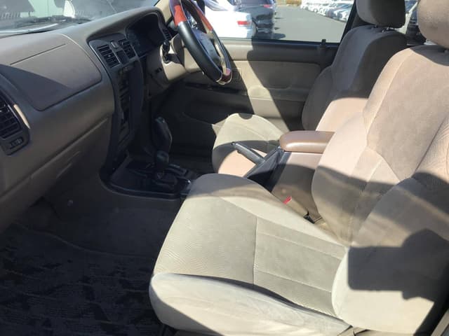 2000 Toyota Hilux Surf JDM car for sale — photo 9 of 12