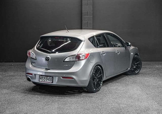 2011 Mazda Axela JDM car for sale — photo 10 of 16