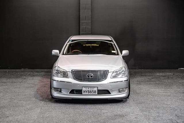 2006 Toyota Majesta JDM car for sale — photo 3 of 18