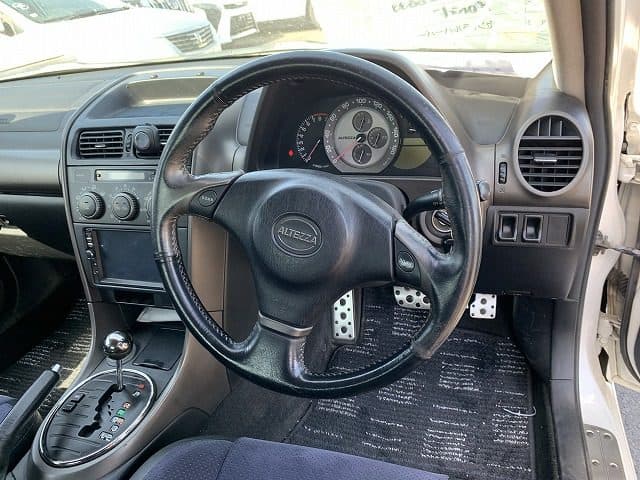 1999 Toyota Altezza JDM car for sale — photo 7 of 13
