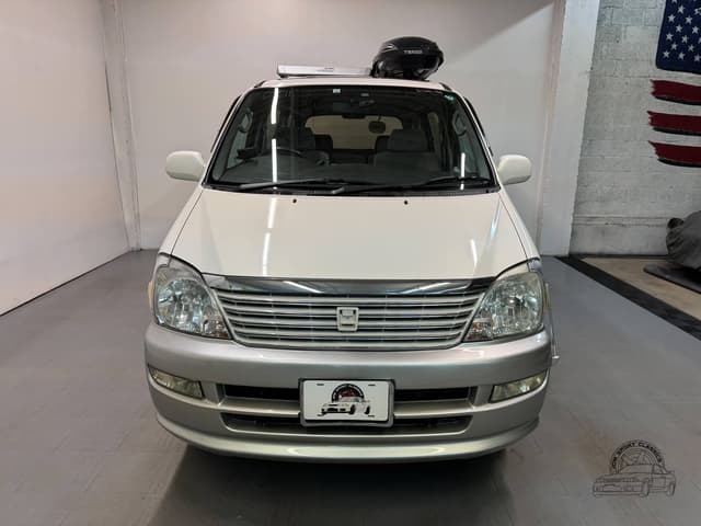 1999 Toyota Regius JDM car for sale — photo 8 of 25