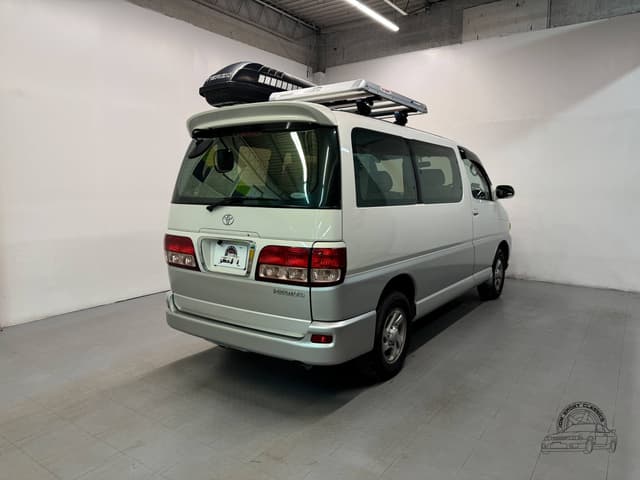 1999 Toyota Regius JDM car for sale — photo 15 of 25