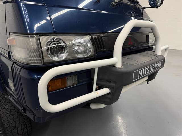 1993 Mitsubishi Delica JDM car for sale — photo 9 of 25