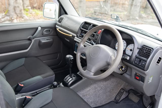 2000 Suzuki Jimny JDM car for sale — photo 9 of 14