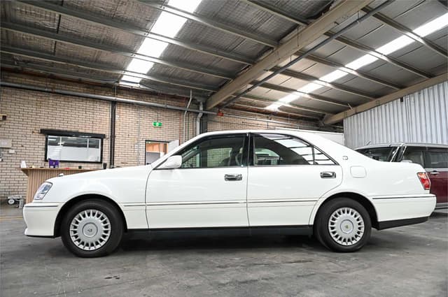 2000 Toyota Crown JDM car for sale — photo 4 of 20