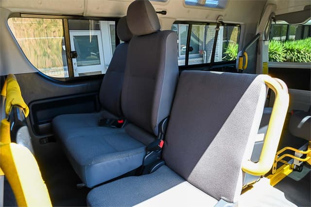 2011 Toyota HiAce JDM car for sale — photo 17 of 22